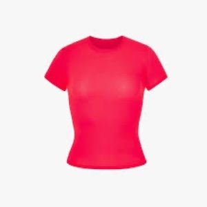 ISO SKIMS FITS EVERYBODY SHIRT ULTRA PINK